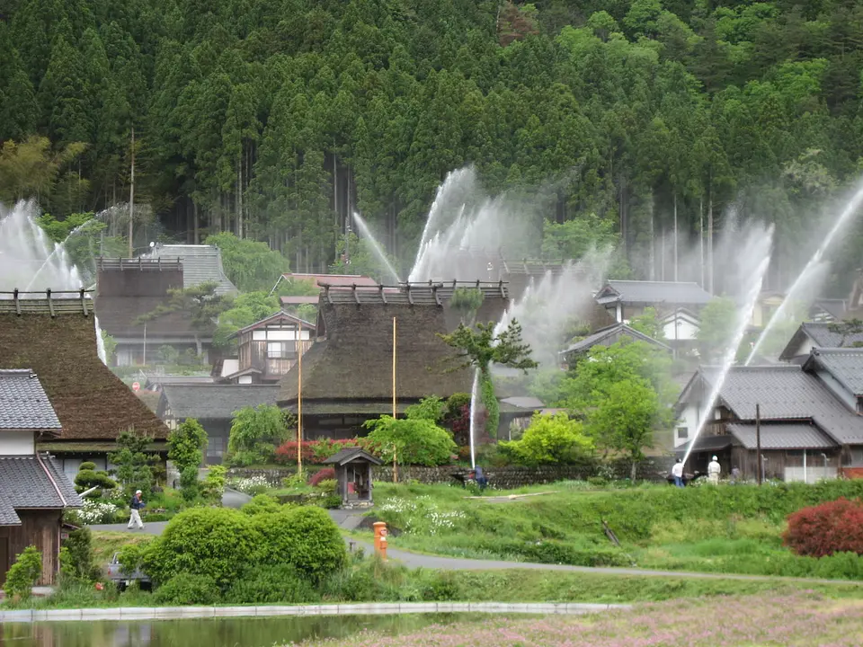 美山_かやぶきの里_放水(南丹市).jpg