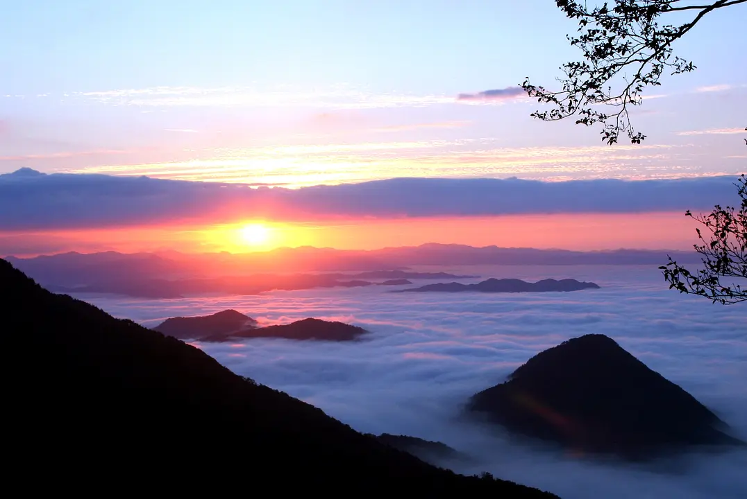 大江山雲海_朝日1(福知山市).JPG